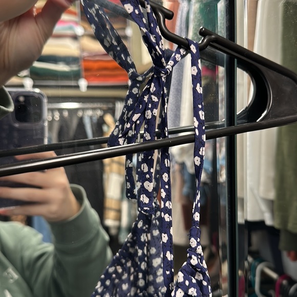 Medium navy blue and white flowy romper. Tie straps. Zipper back. Never worn - Picture 2 of 7
